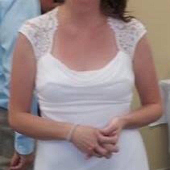 White Wedding dress - Picture 2 of 4